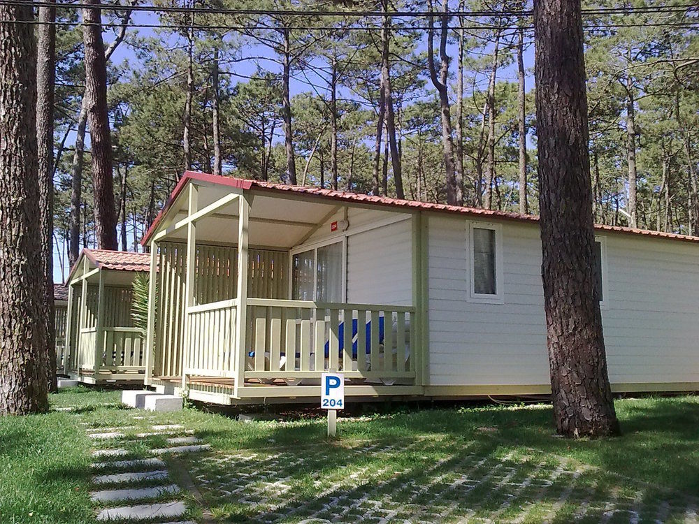 Готель Orbitur Valado Bungalows Caravan Park Назаре Екстер'єр фото