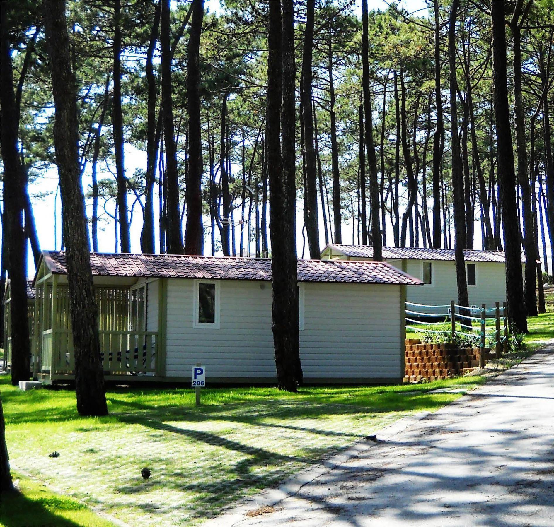 Готель Orbitur Valado Bungalows Caravan Park Назаре Екстер'єр фото